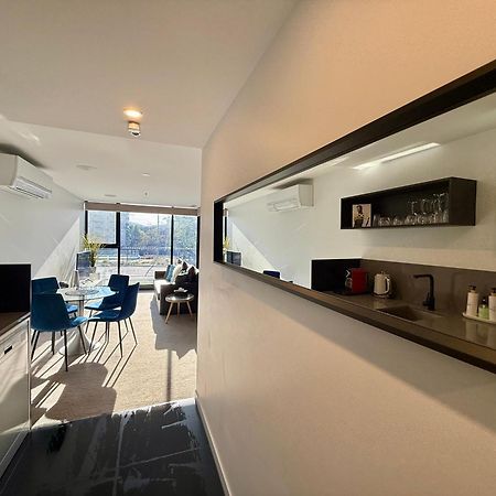 Midnight Luxe 1Br 1Bath Apartment 104 In The Heart Of Braddon Pool Sauna Secure Parking Wine Wifi Kanberra Dış mekan fotoğraf