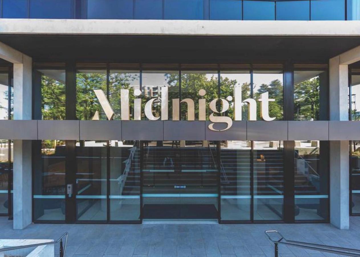 Midnight Luxe 1Br 1Bath Apartment 104 In The Heart Of Braddon Pool Sauna Secure Parking Wine Wifi Kanberra Dış mekan fotoğraf