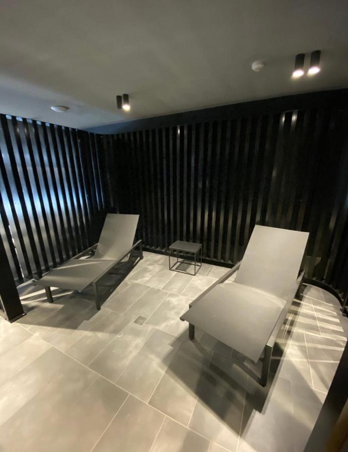 Midnight Luxe 1Br 1Bath Apartment 104 In The Heart Of Braddon Pool Sauna Secure Parking Wine Wifi Kanberra Dış mekan fotoğraf