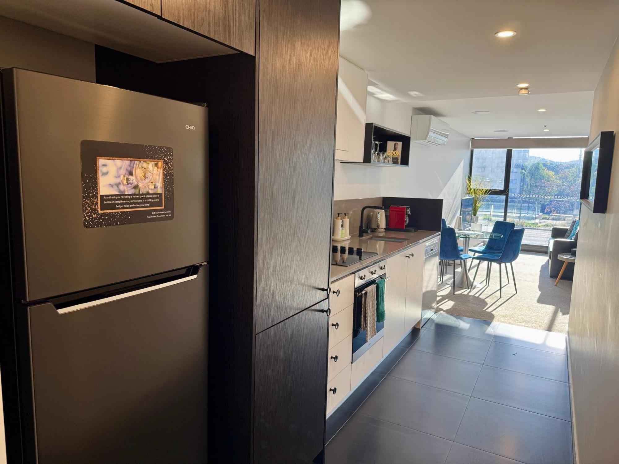 Midnight Luxe 1Br 1Bath Apartment 104 In The Heart Of Braddon Pool Sauna Secure Parking Wine Wifi Kanberra Dış mekan fotoğraf